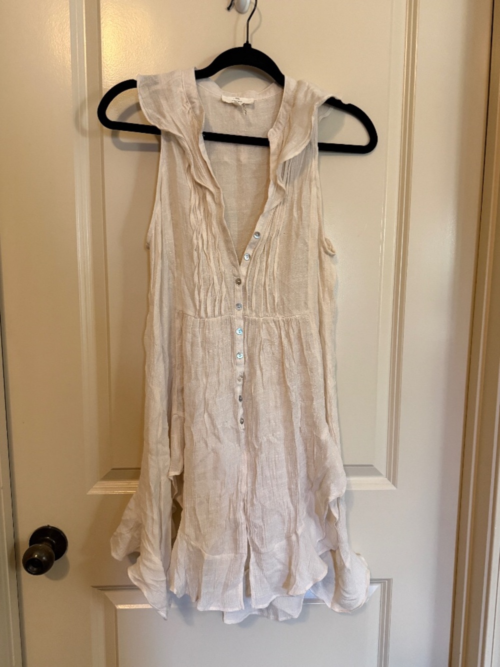 Entro ivory top sleeveless